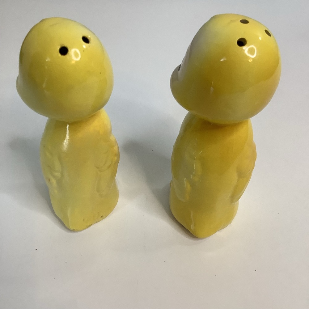 Vintage Anthropomorphic Yellow Bird Salt and Pepper Shakers Japan Canary Big Eye - Picture 6 of 10